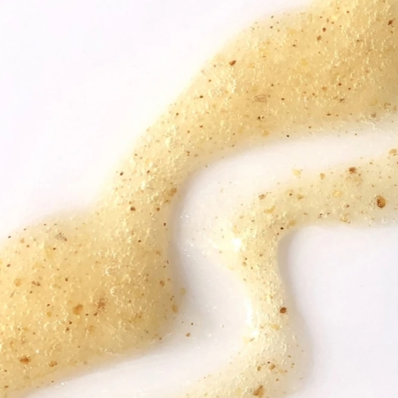 *New C'est Moi refreshing scrub/facial mask - Picture 2 of 6